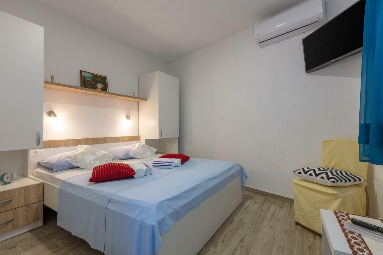 Holiday Home Vesna Baska Voda Bagian luar foto