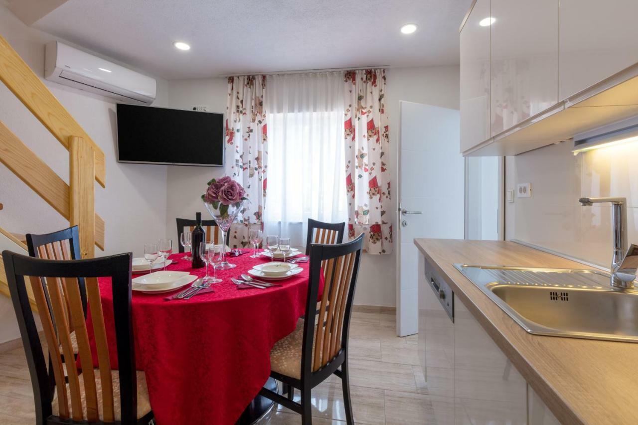 Holiday Home Vesna Baska Voda Bagian luar foto