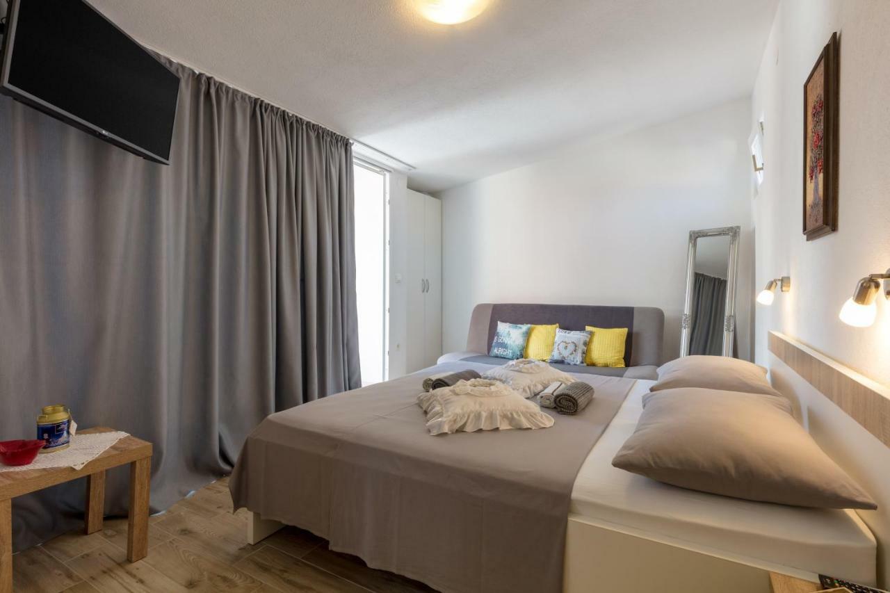 Holiday Home Vesna Baska Voda Bagian luar foto