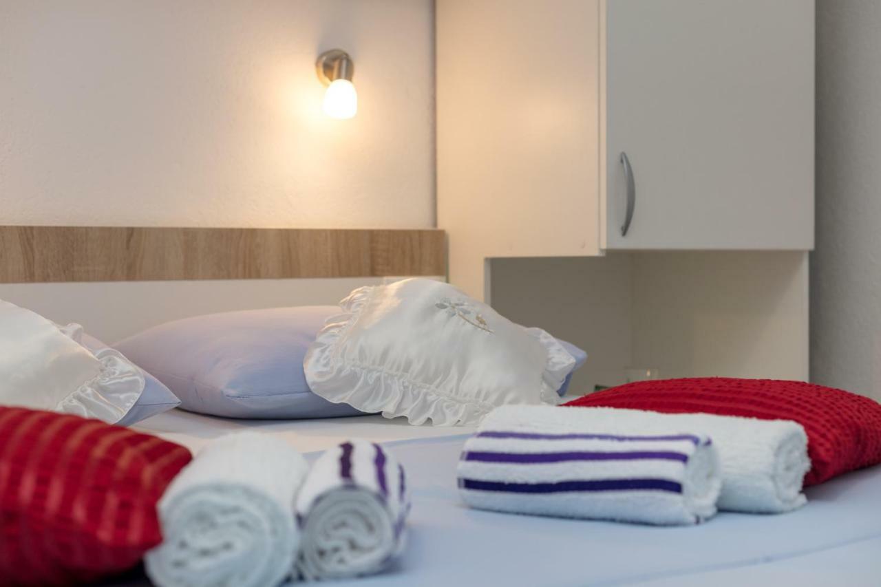 Holiday Home Vesna Baska Voda Bagian luar foto