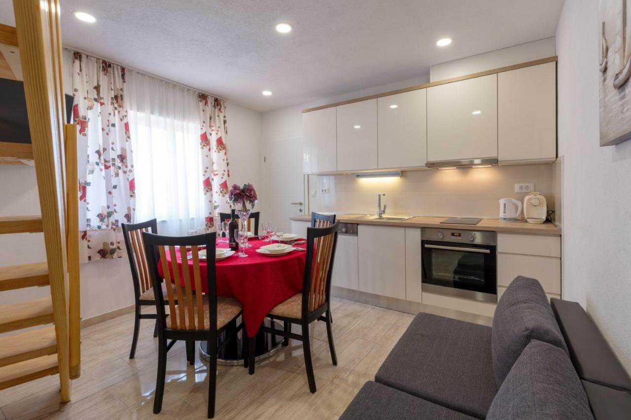 Holiday Home Vesna Baska Voda Bagian luar foto