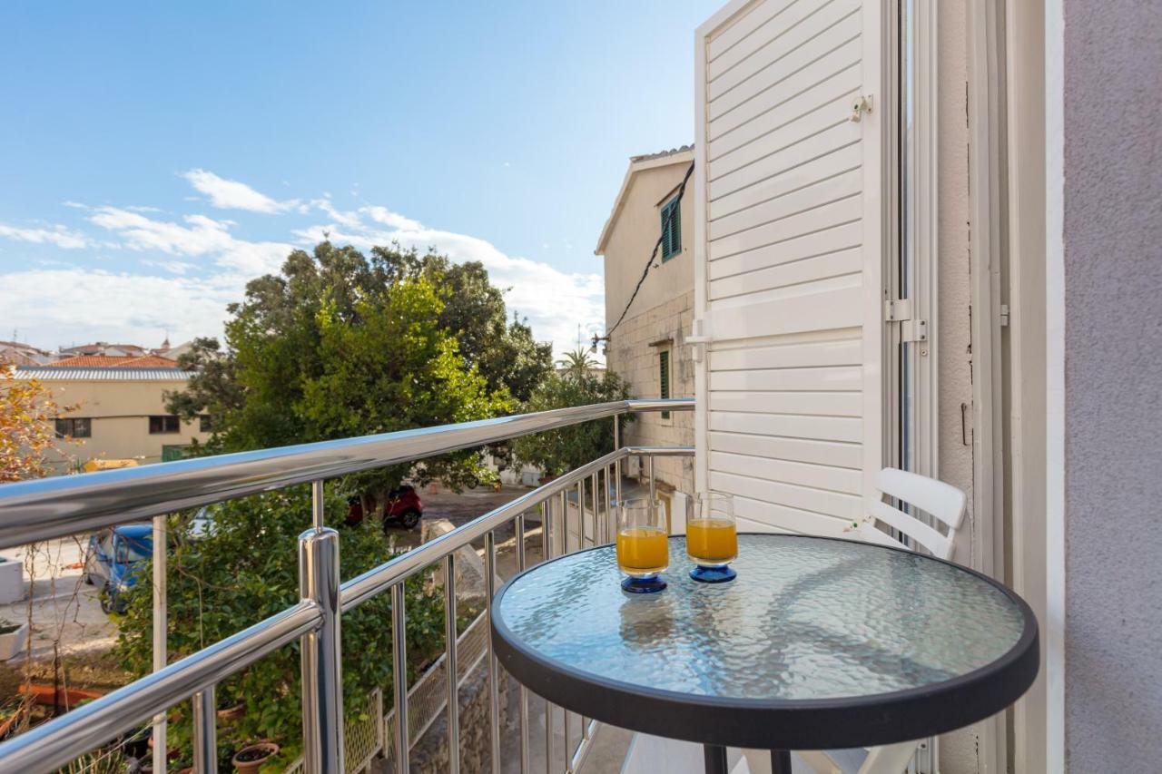 Holiday Home Vesna Baska Voda Bagian luar foto