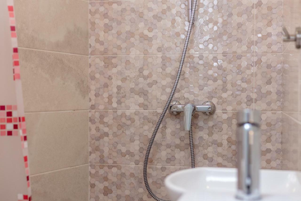 Holiday Home Vesna Baska Voda Bagian luar foto